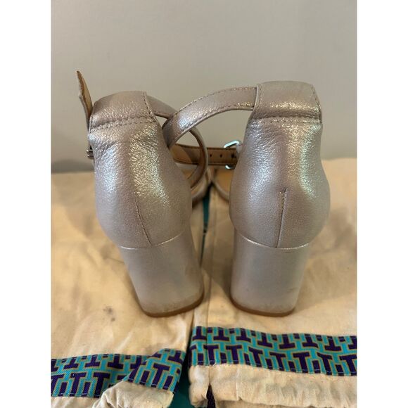 Gianni Bini Silver Block Party Sandals - Size 6.5 - Picture 6 of 7